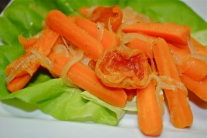 Baby Carrots with Dried Apricots