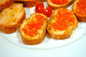 Spanish-Style Tomato Toast (pan con tomate)